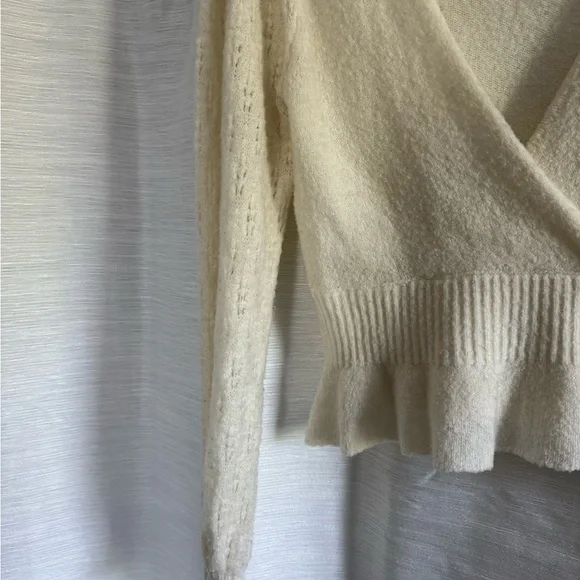 Urban Outfitters Cream Soft Sweater - Picture 3 of 4